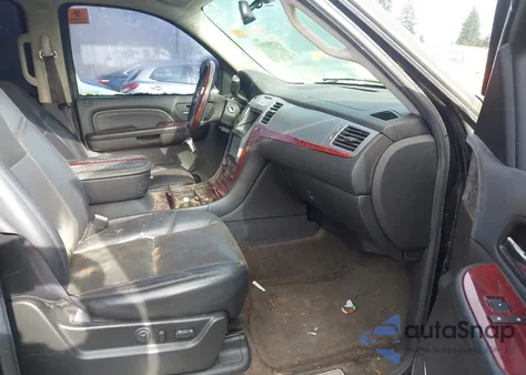 2009 Cadillac Escalade Standard from USA, damaged, VIN 1GYFK13259R144640